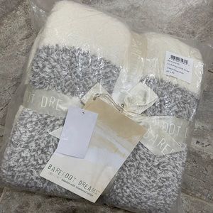 Barefoot Dreams Blanket - 45X60